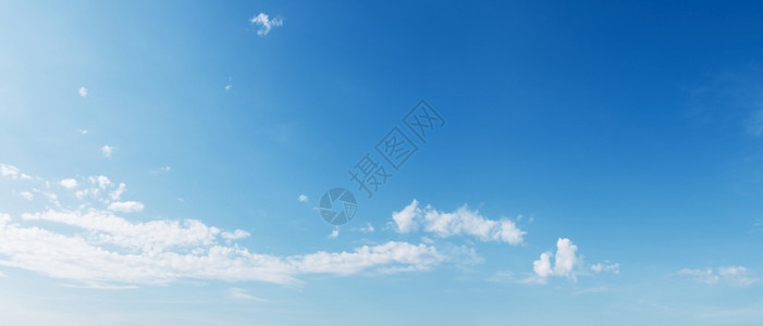 全景场蓝色天空有白云户外图片