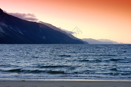 在挪威海背景的山日落hd戏剧斯堪的纳维亚作品图片