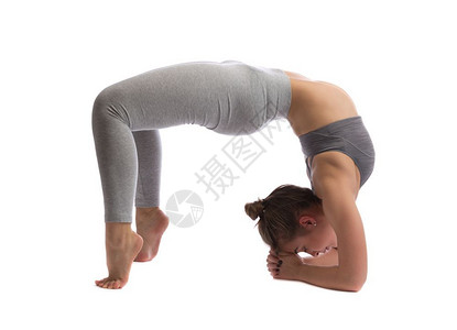 展示高难度瑜伽的女性背景图片