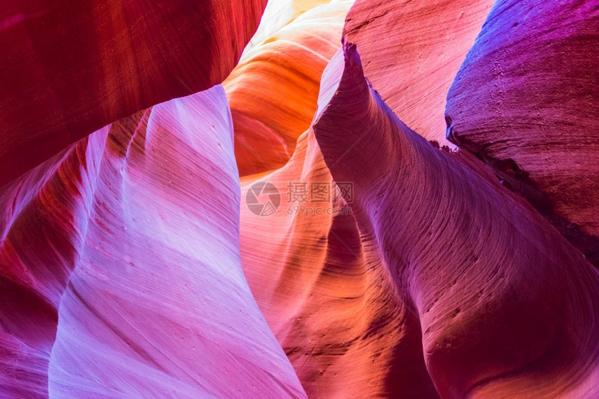 明亮的墙美国亚利桑那州Page附近纳瓦霍保留地的AntelopeCanyon结石图片