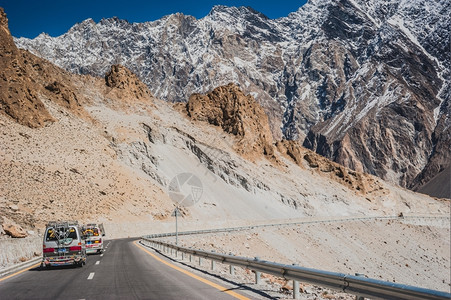 高速公路气候闪电巴基斯坦卡拉科鲁姆公路图片
