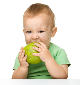 吃青苹果的小孩婴儿图片