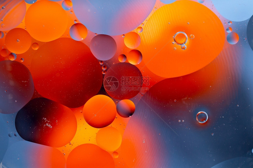 水油混合产生的抽象背景水油混合产生的抽象背景水滴微观的降低图片