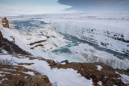 路德维希冰冻瀑布Gullfos的全景图象冰岛欧洲冷冻环境图片