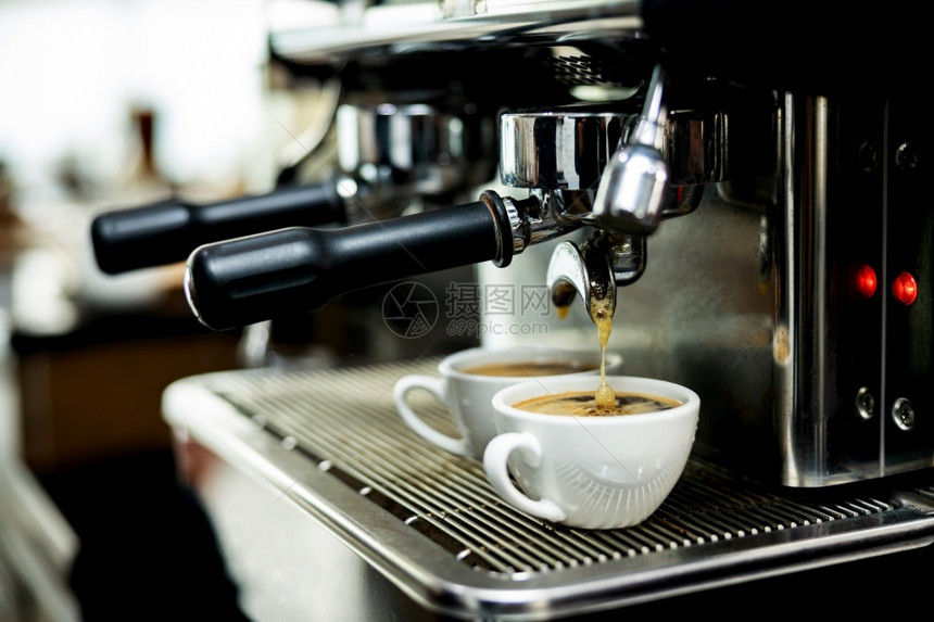制作咖啡的咖啡机图片