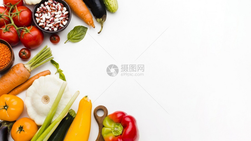 胡椒种类午餐具有复制间距的不同蔬菜平板排列图片