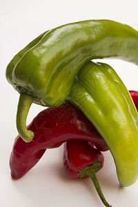 完美的水果厨房新鲜和充满活力的胡椒成分图片