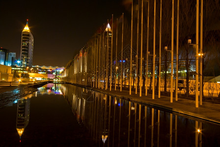历史商业欧洲夜间里斯本博览会公园的柱图片