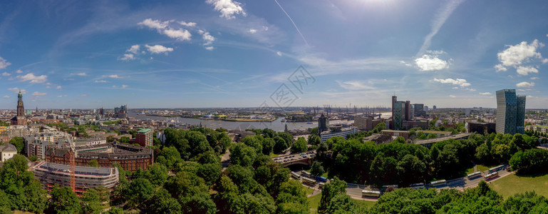 河镇城市的汉堡港空中观航图图片