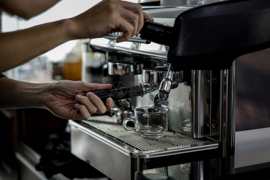 杯子CafeMake咖啡准备服务概念早晨商业图片