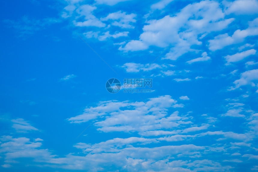 颜色一种在明亮的空气中有微的阴云气象图片