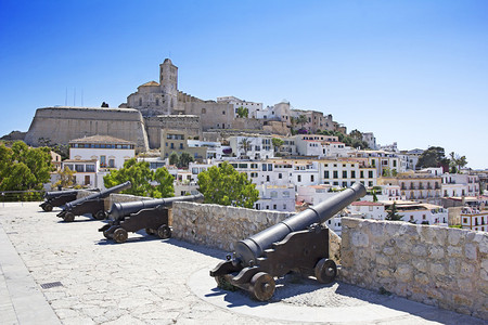 伊达尔奥伯斯坦景观Ibiza老城称为DaltVilaIBIZA是位于地中海的巴利阿里群岛之一欧洲旅游背景