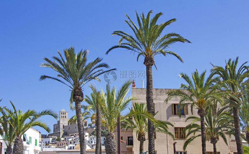 Ibiza老城称为DaltVilaIBIZA是位于地中海的巴利阿里群岛之一蓝色的艾维萨传统图片
