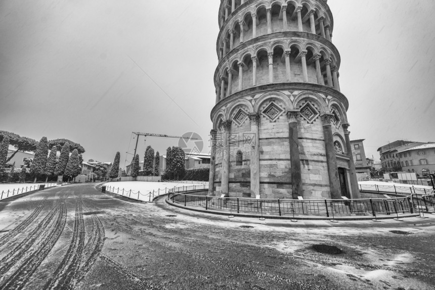 冬天文化塔2018年3月日冬季清晨有雪的奇迹广场201年最后一次降雪是IISAITALY201年月日图片