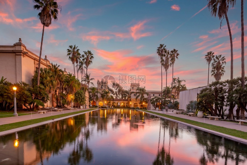 桑美国加利福尼亚州日落时圣迭戈巴尔博亚公园建造城市图片