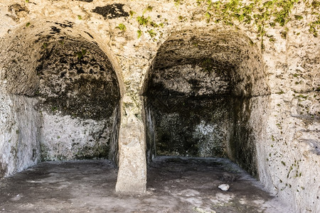 西里岛游客意大利西里锡拉丘兹希腊剧院古老废墟小路图片