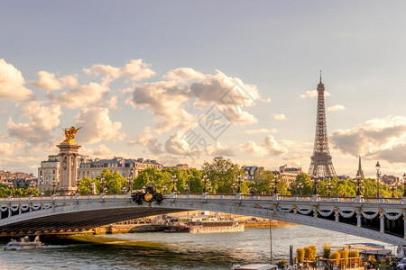 赶暑船城市景观法国高清图片
