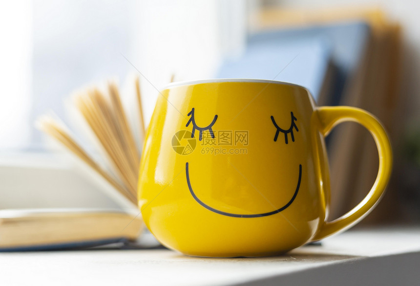 咖啡情人开书笑面黄杯脸图片