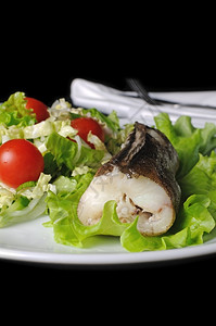厨房King剪辑配有绿色蔬菜和樱桃西红柿沙拉卷心菜午餐图片