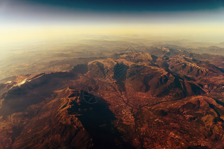 景观地面天文学球平线照片来自350英尺高度图片