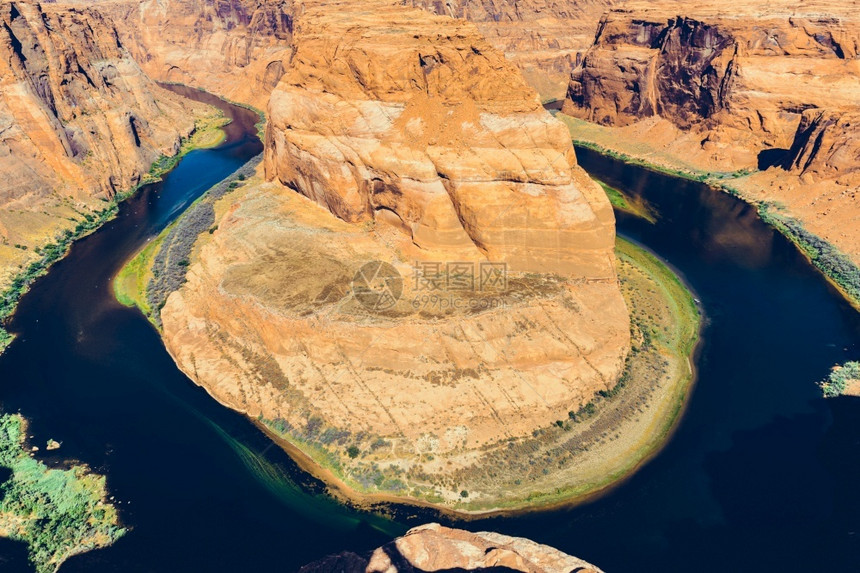 美国亚利桑那州格伦峡谷科罗拉多河上的马蹄木本德著名的全景弯曲图片