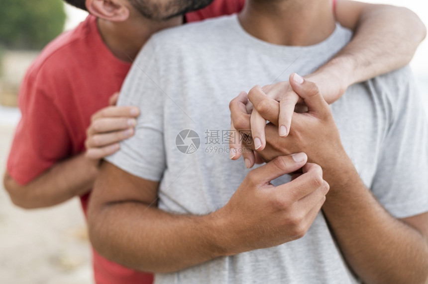 目的成人白色特写男手牵高分辨率照片特写男人手牵高质量照片图片