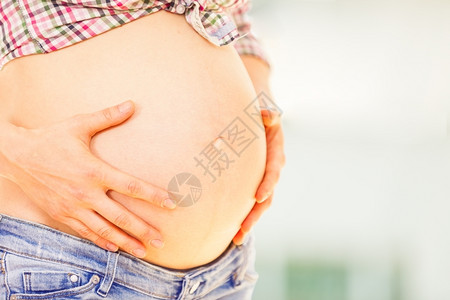 期待身体胃关闭孕妇腹部图片