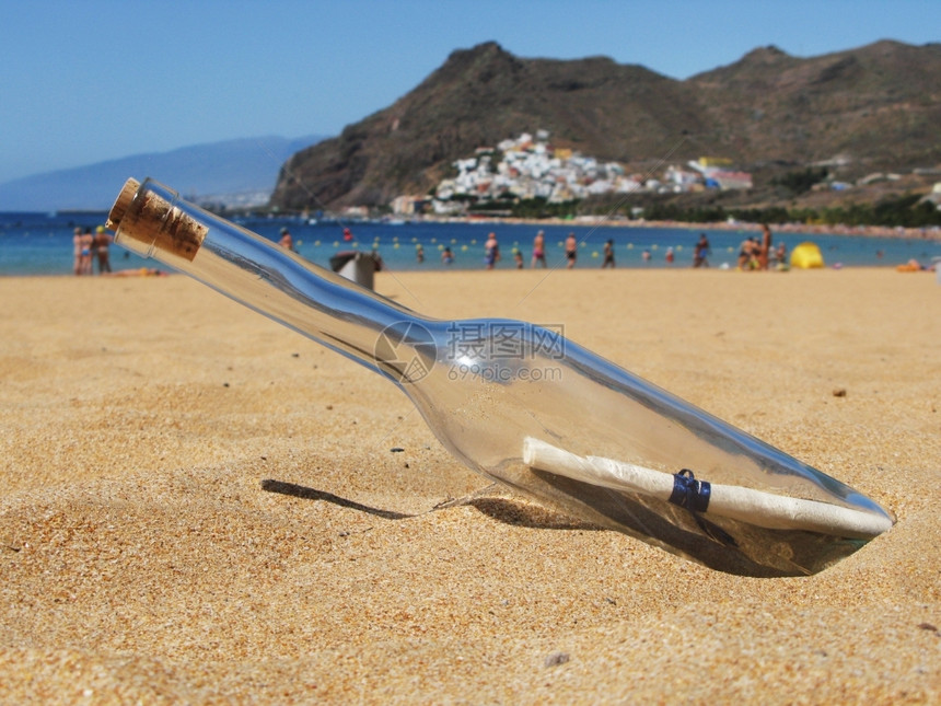 笔记特雷西塔斯在凯纳利的特内里费岛西塔斯海滩上留言的瓶子残骸图片