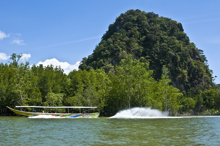 美丽的PhangNgaBay海洋公园的一部分悬崖绿色假期图片
