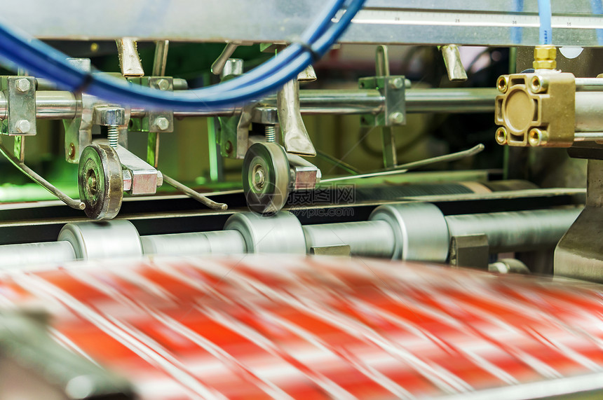 印刷厂设备品上光机胶印后加工刷品上光机腰带颜色贸易图片
