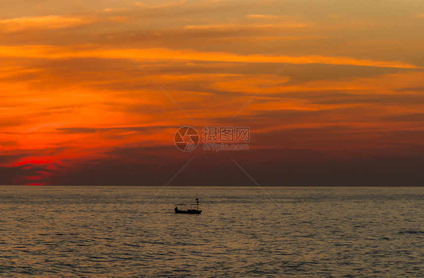 渔民海洋假期土耳其的日落和渔船图片