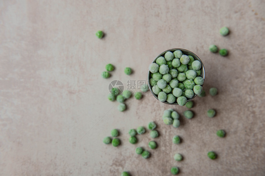小桶装冷冻豆子小桶装冷冻青绿梨子蔬菜煮沸食谱图片