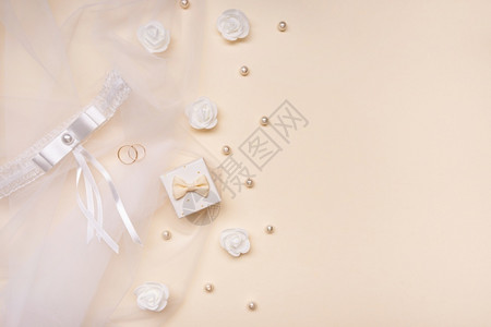 问候婚礼带有复制空间的花朵上面是优雅的珍珠浪漫图片