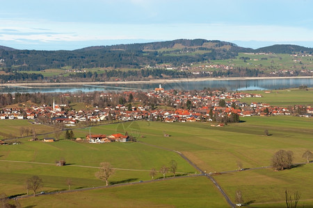 施万高德国巴伐利亚的施旺高小城镇湖图片