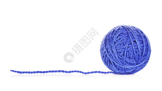 绞蓝线球在白色背景上被孤立的蓝色烟幕球纱阀芯图片