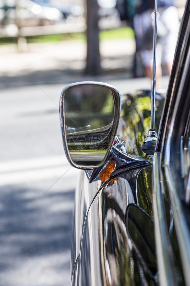 强光保险杠美国人欧洲与古老经典汽车在街上推出的汽车影展细节校对Portnoy图片