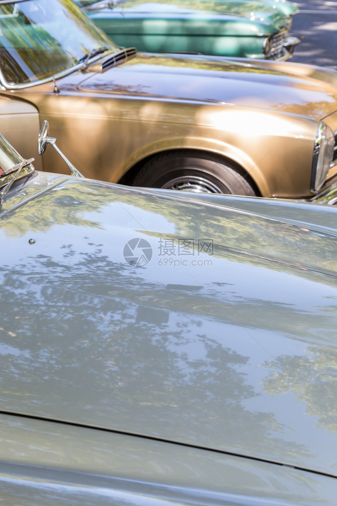 车辆反射玻璃欧洲与美国古老经典汽车在街上推出的汽车影展细节校对Portnoy图片