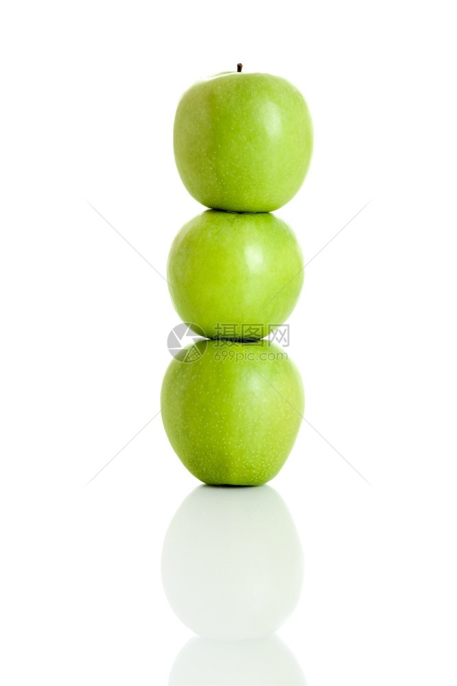 水果3个新鲜苹在白色背景中分离的营养丰富图片