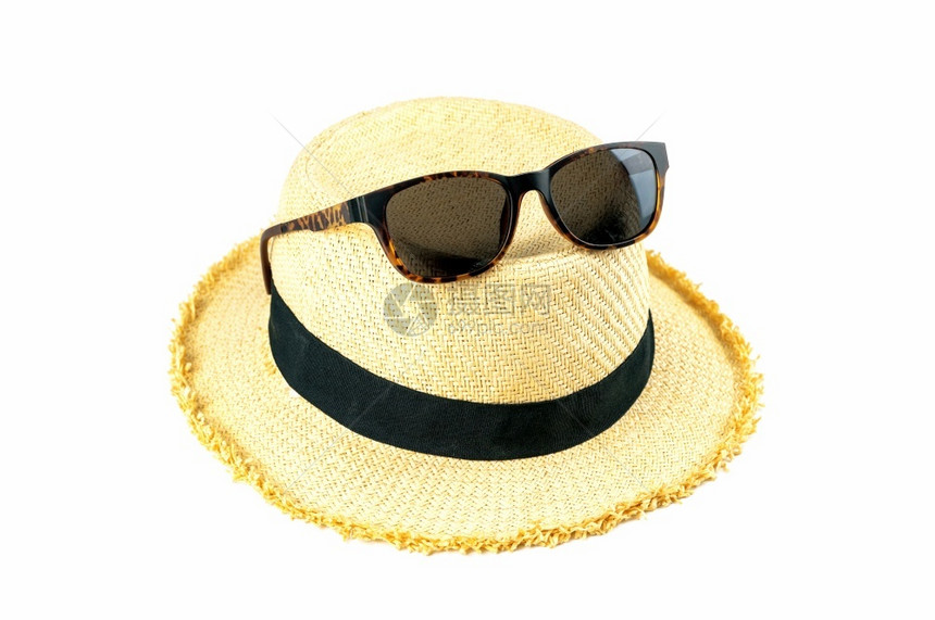 快乐的或者凉爽白背景孤立帽子上太阳眼镜旅行或游概念帽子上的太阳眼镜图片