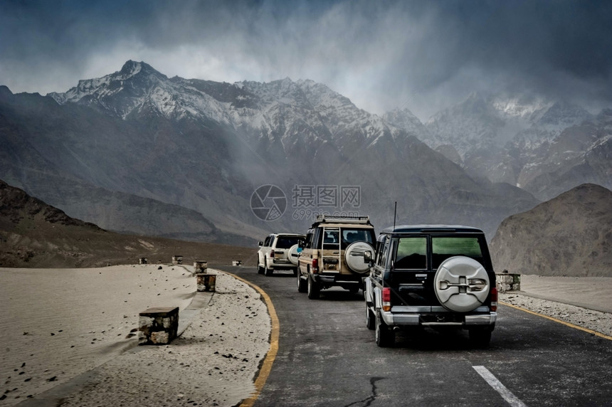 顶峰喜马拉雅街道巴基斯坦卡拉科鲁姆公路图片