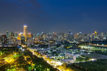城市景观天际线曼谷黄昏夜景区商业曼谷夜景的市风夜暮图片