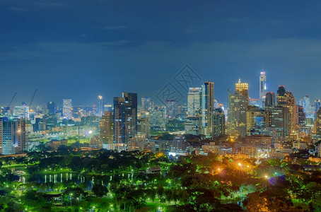 降低风景优美曼谷黄昏夜景区商业曼谷夜景的市风夜桥图片