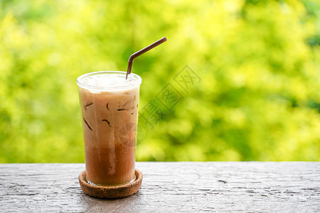 喝新鲜冰咖啡有美丽的布OKh背景星冰乐寒冷的背景图片