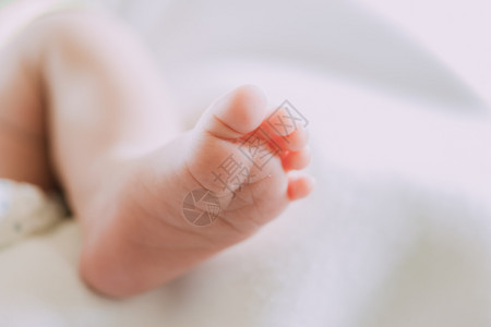 婴儿的脚掌特写图片