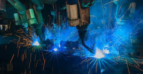 自动化工业机器人在厂中将钢焊接部分用于运动排技术图片