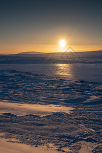 在欧洲冰岛的寒冬日升起路德维希落农村图片