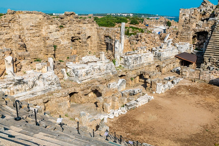 土耳其安塔利亚城的古老废墟和两栖剧院地标文明城市图片