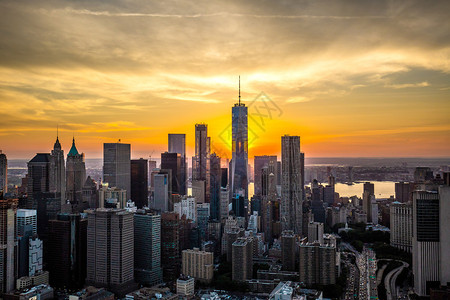 日落鸟瞰图的纽约市日落鸟瞰图的美国纽约市城景观高的办公室图片