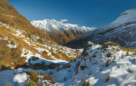 秋季雪山风光图片