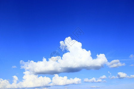 大气层晴天空云蓝色背景的美丽白云蓝全景天和白云全景月光图片